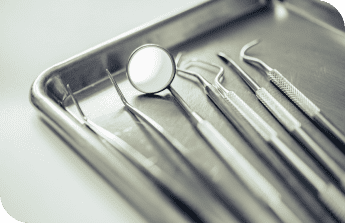 dental-equipment-placed-table